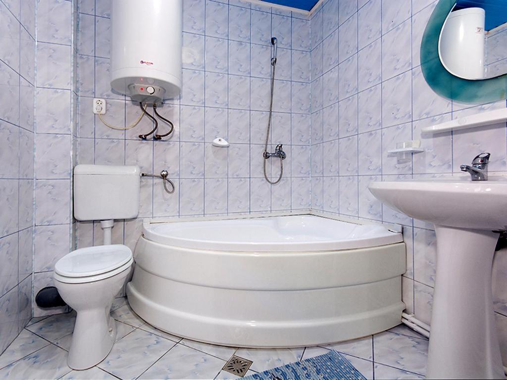 Pensiunea Bobu Hotel Izvoru Muntelui Bagian luar foto