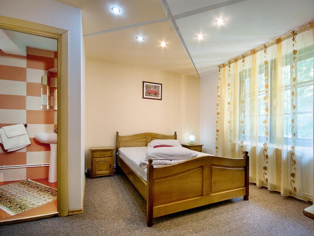 Pensiunea Bobu Hotel Izvoru Muntelui Bagian luar foto