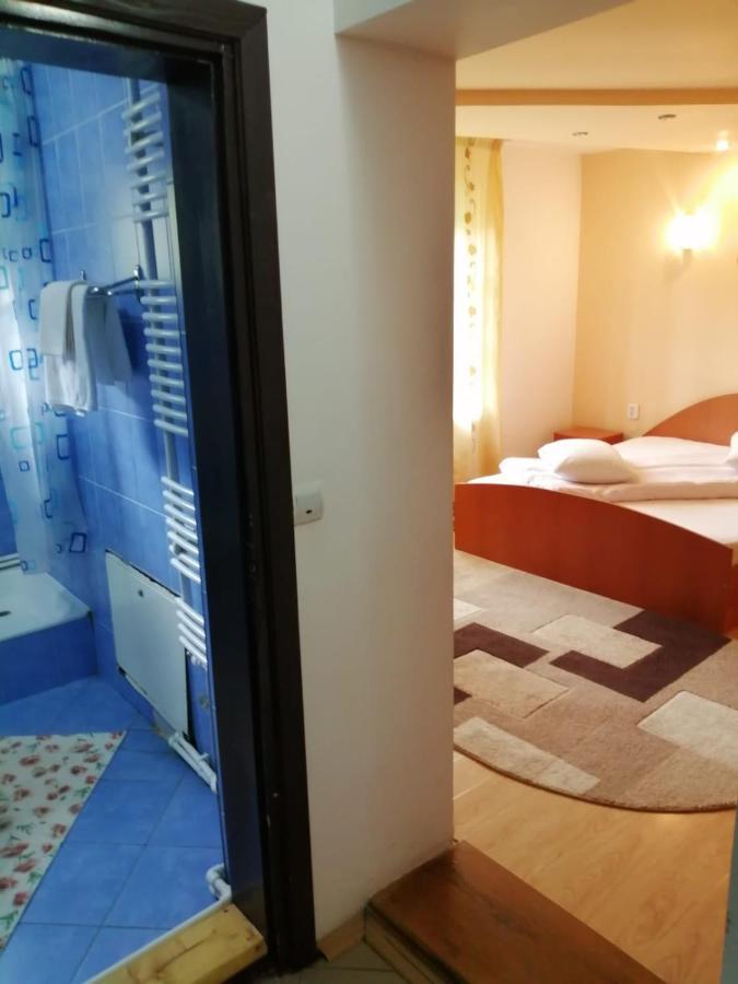 Pensiunea Bobu Hotel Izvoru Muntelui Bagian luar foto